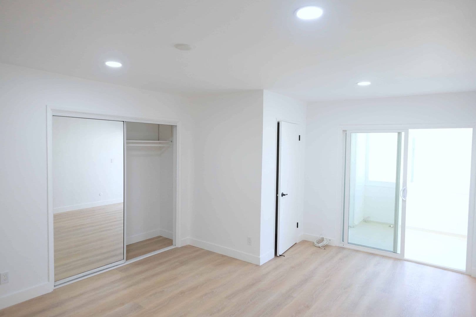Los Angeles Apartment: 1200 S Wooster St