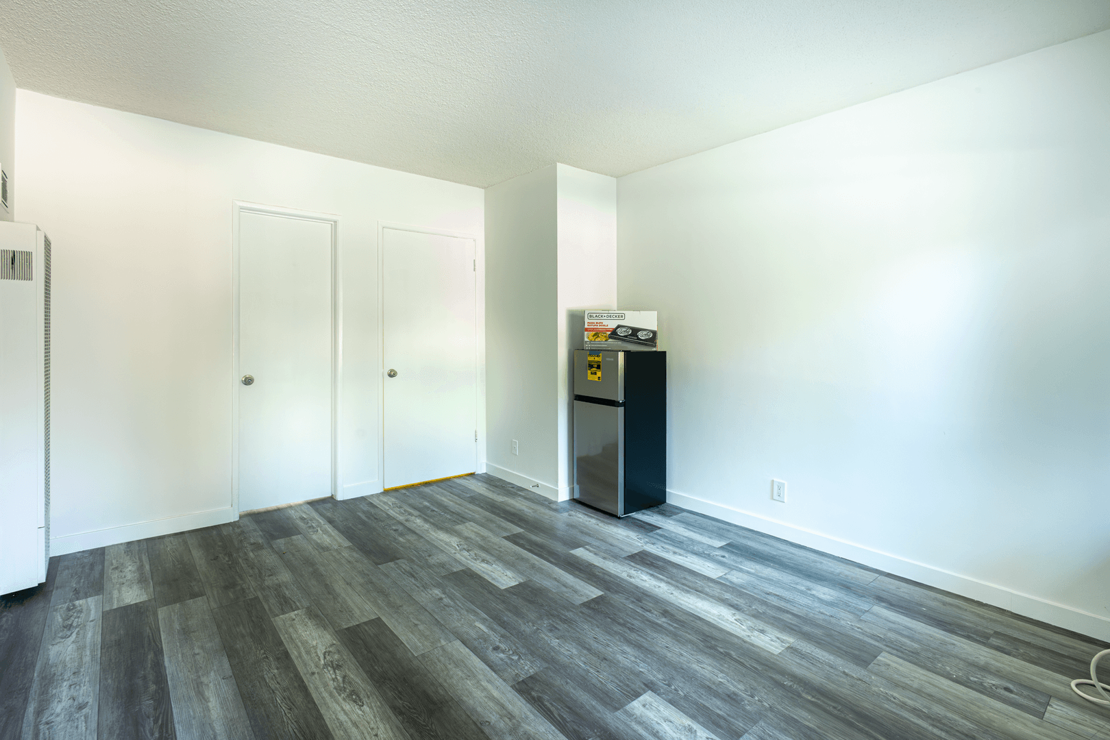 Los Angeles Apartment: 6820 Laurel Canyon Blvd