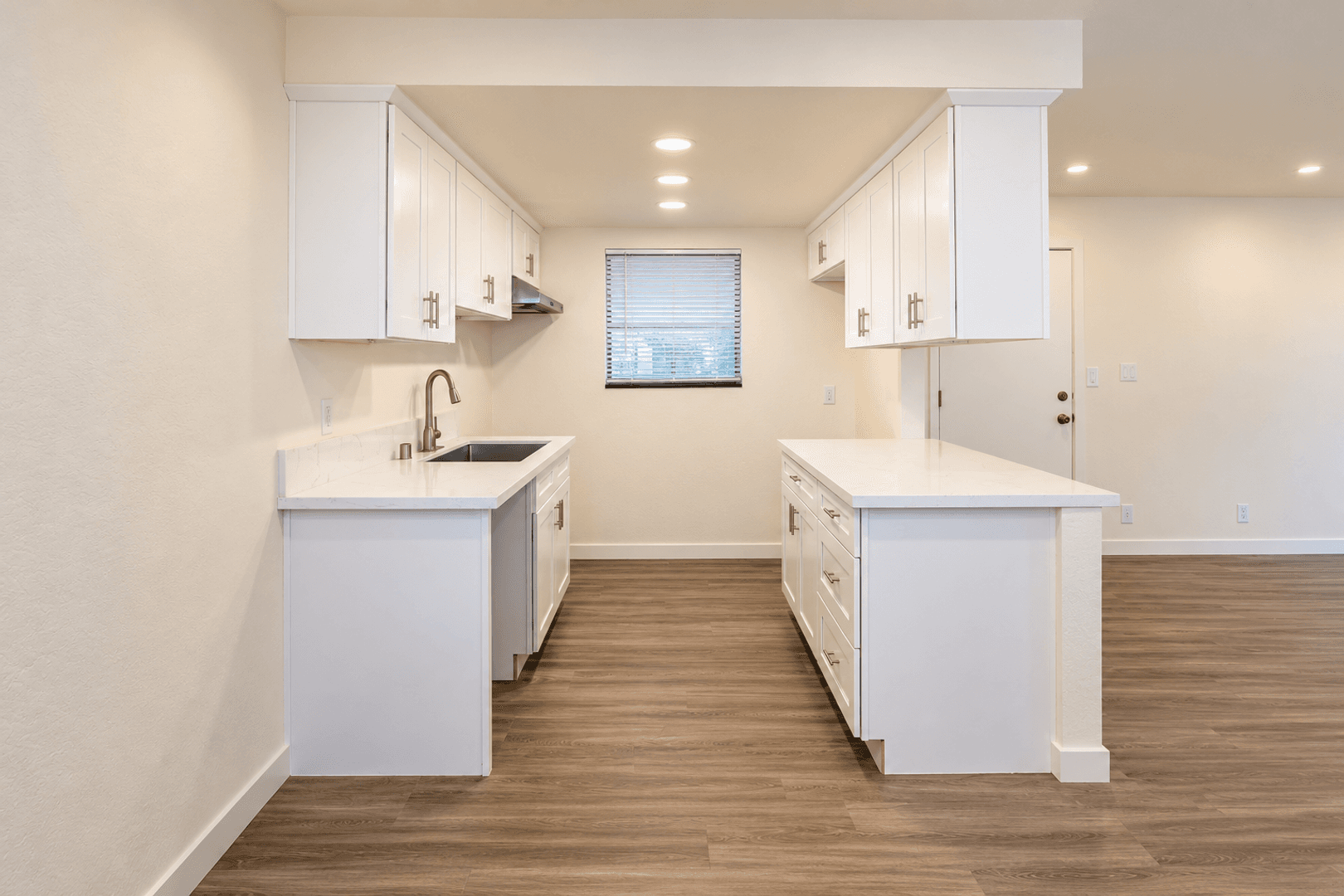 Los Angeles Apartment: 2350 S Bentley Ave