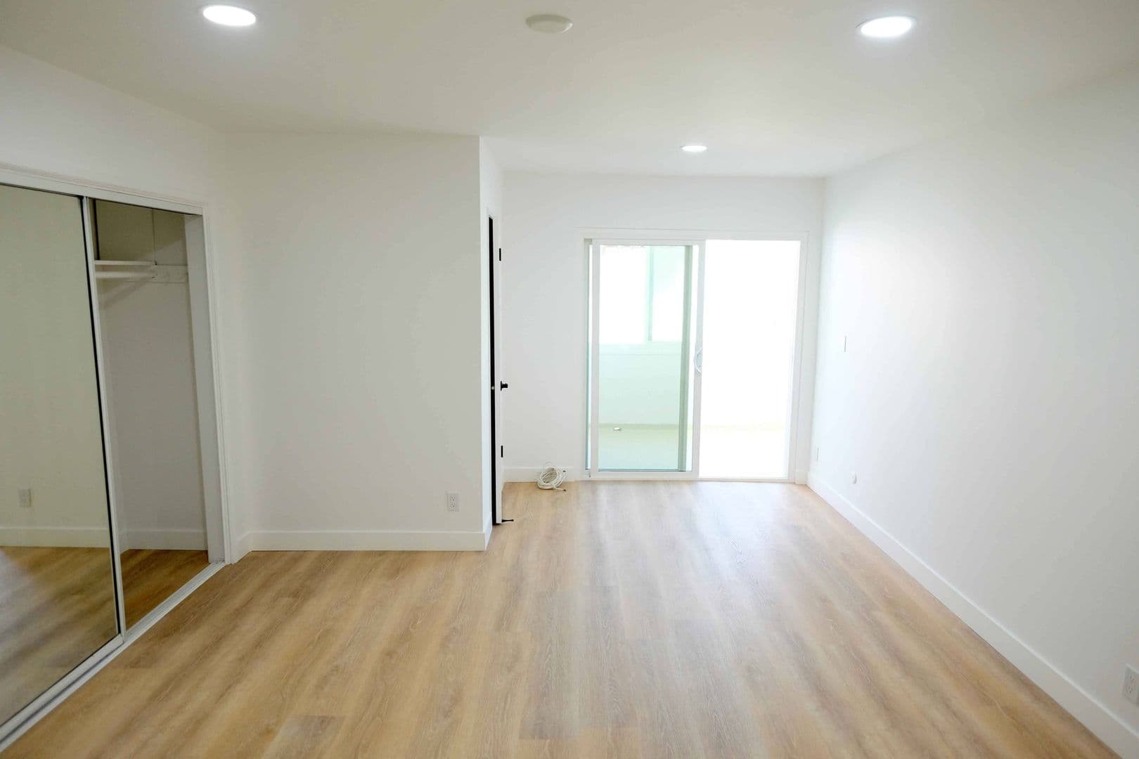 Los Angeles Apartment: 1200 S Wooster St