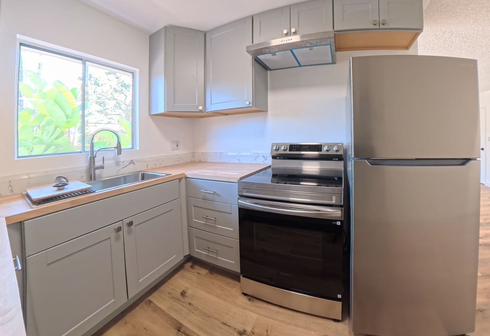 Los Angeles Apartment: 1200 S Wooster St