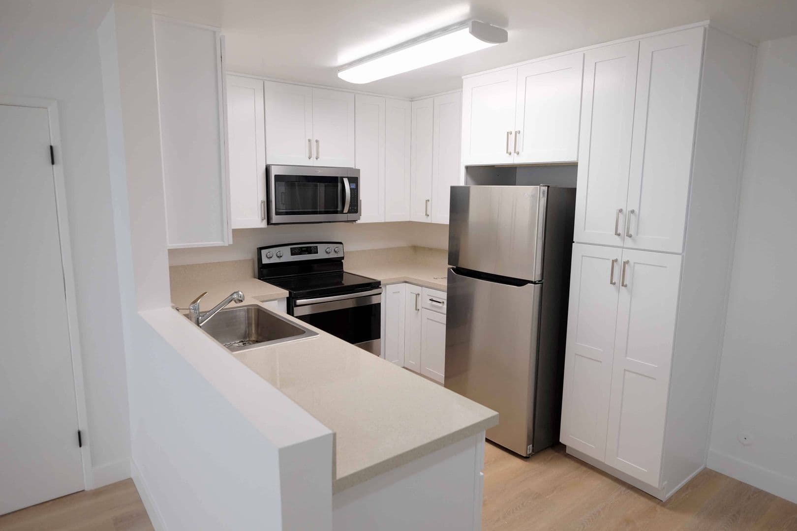 Los Angeles Apartment: 1200 S Wooster St