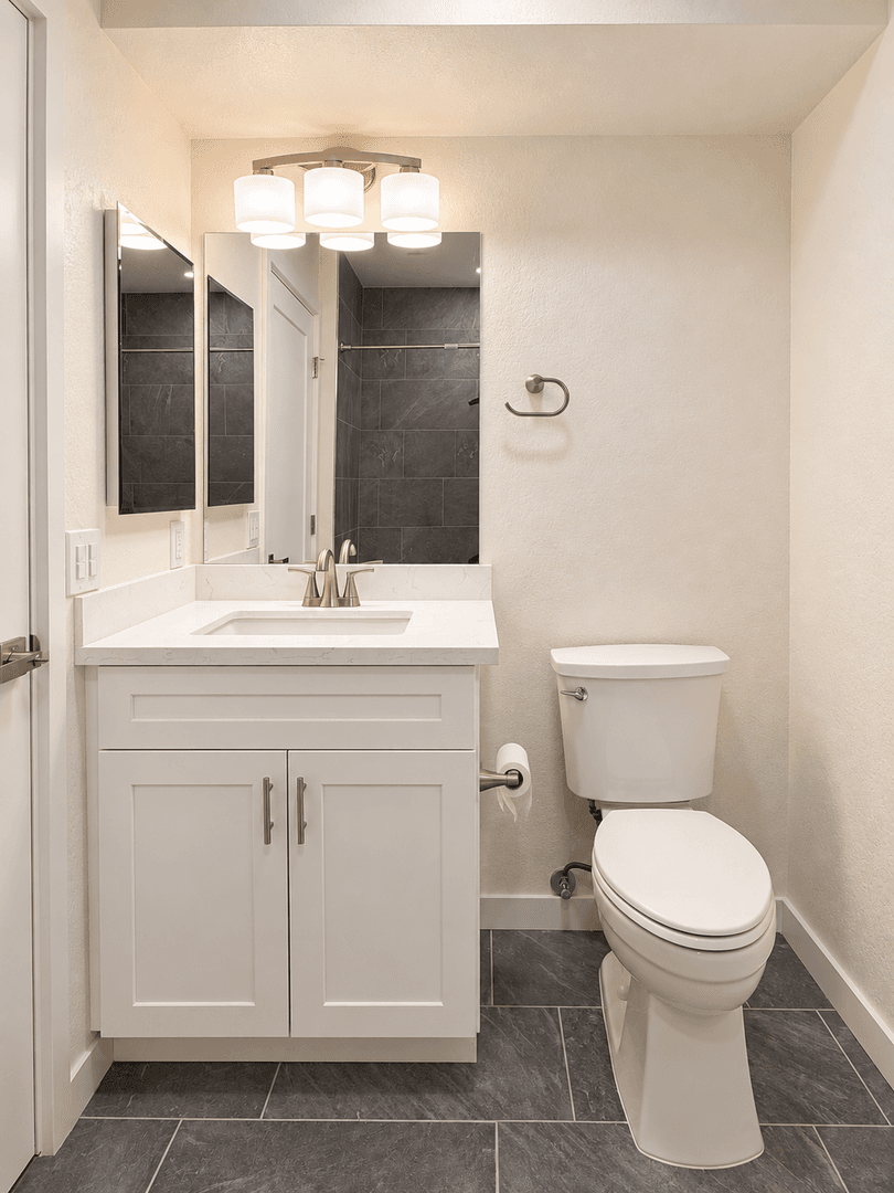 Los Angeles Apartment: 2350 S Bentley Ave