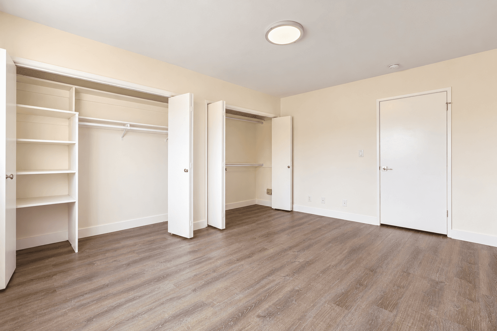 Santa Monica Apartment: 915 3rd Street