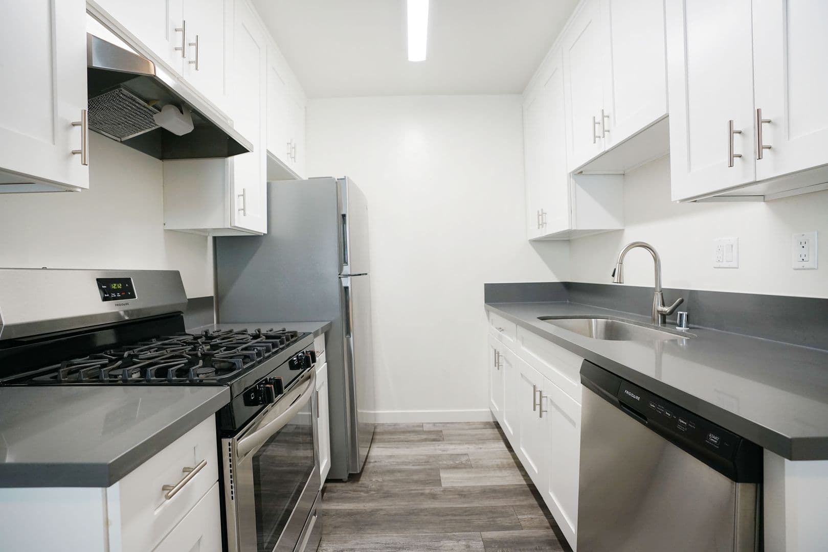 Los Angeles Apartment: 1036 Brittania St