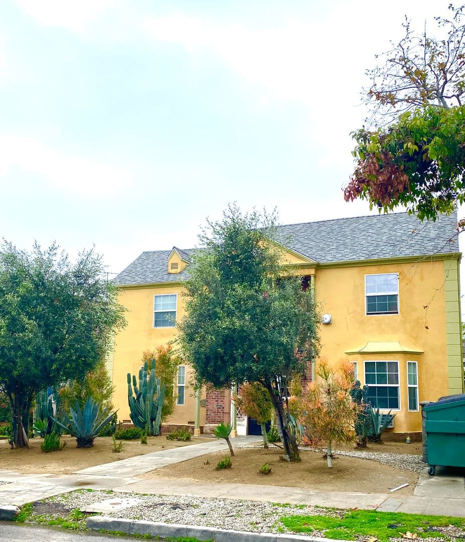 Los Angeles Apartment: 727 South Mansfield