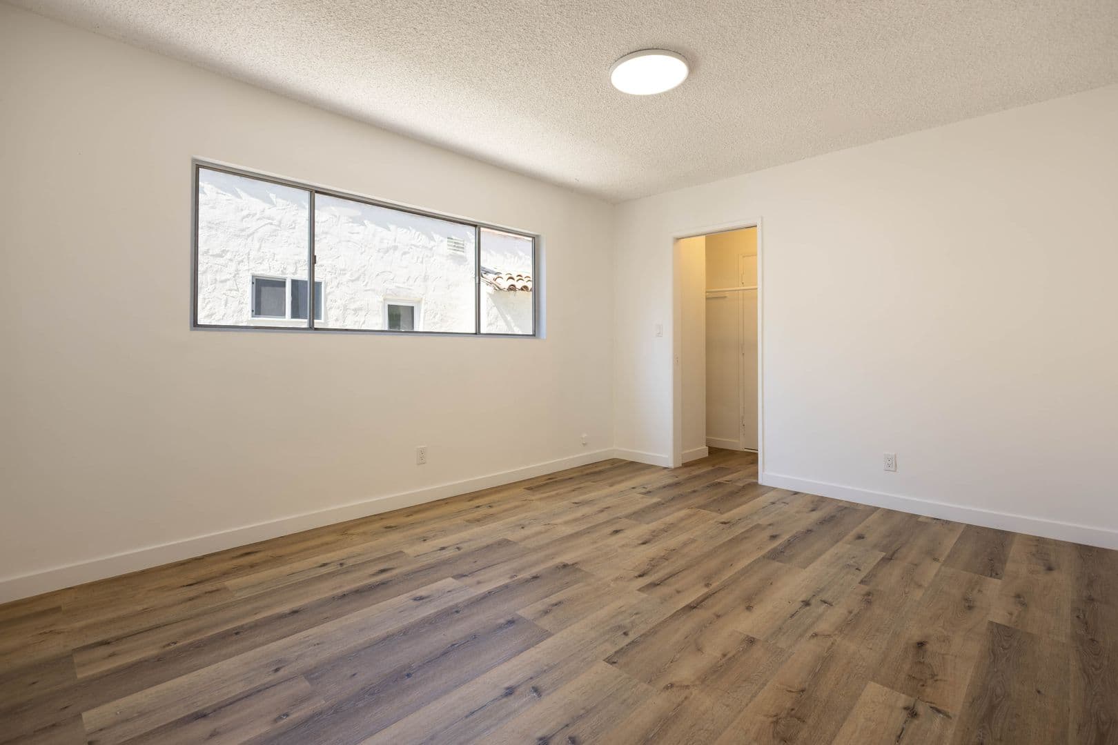 Los Angeles Apartment: 1200 S Wooster St