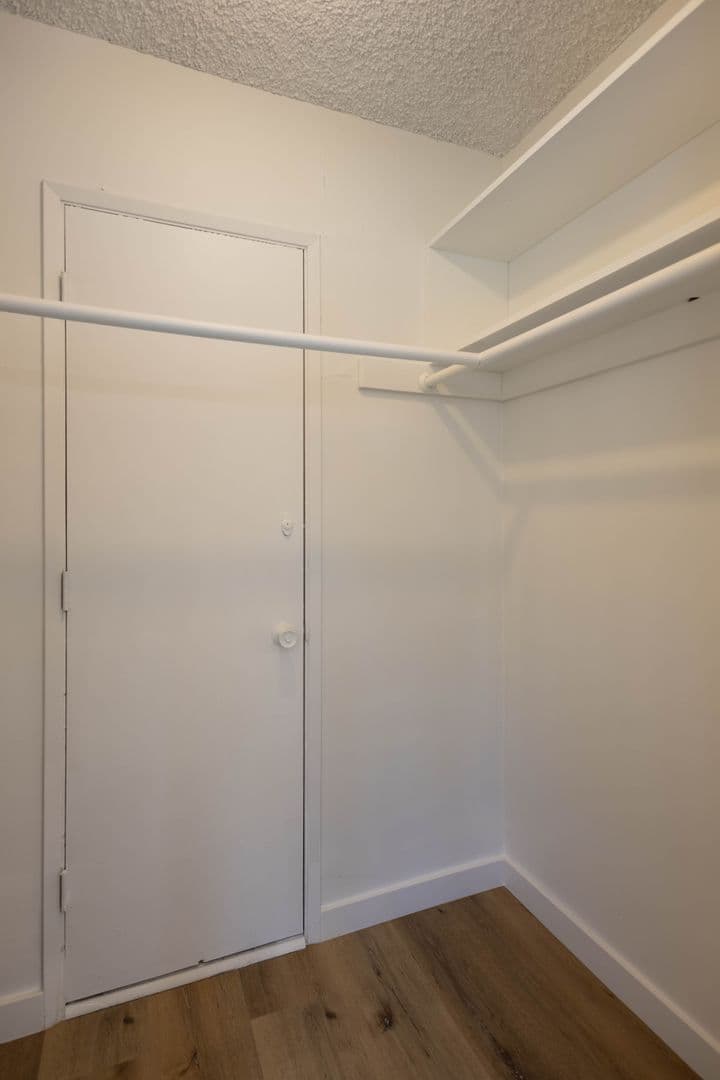 Los Angeles Apartment: 1200 S Wooster St