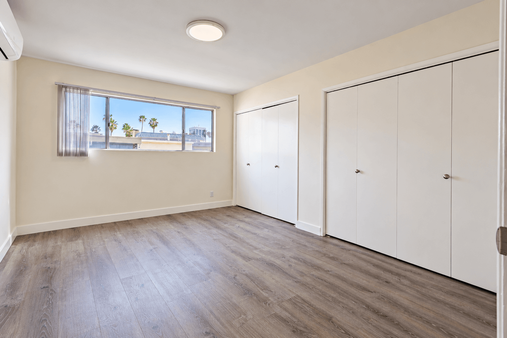 Santa Monica Apartment: 915 3rd Street