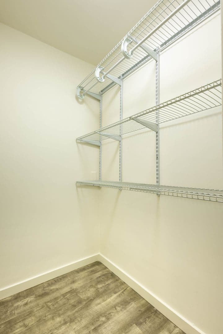 Los Angeles Apartment: 727 South Mansfield