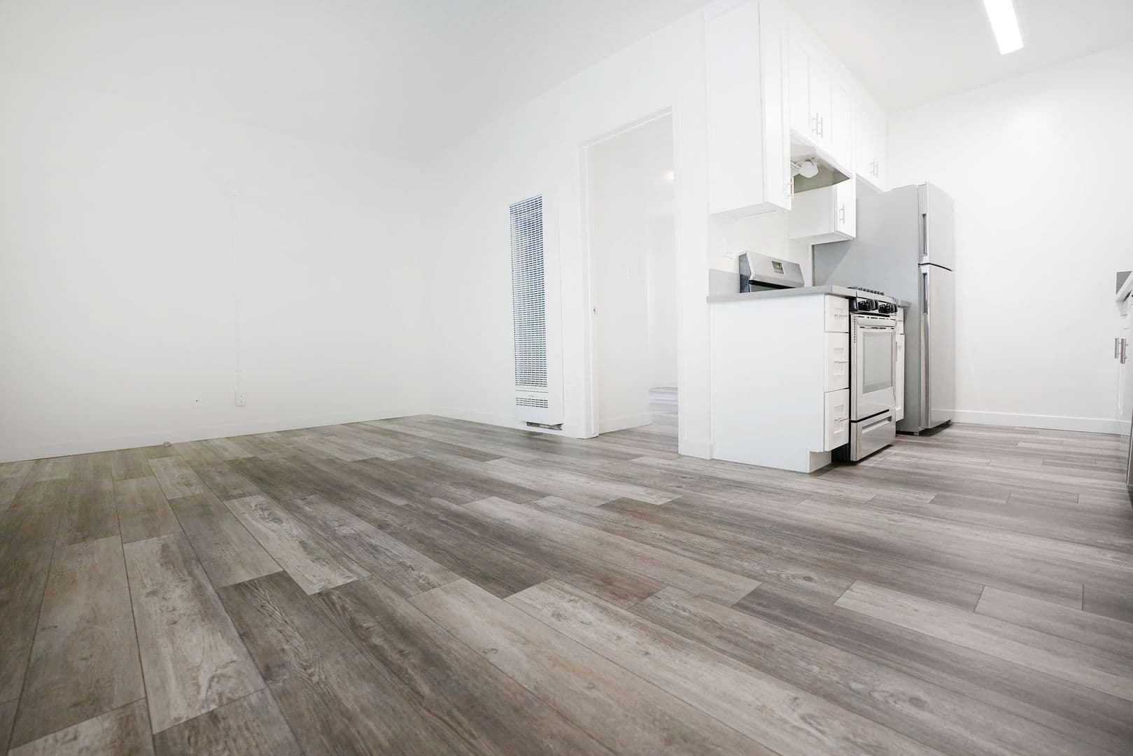 Los Angeles Apartment: 1036 Brittania St