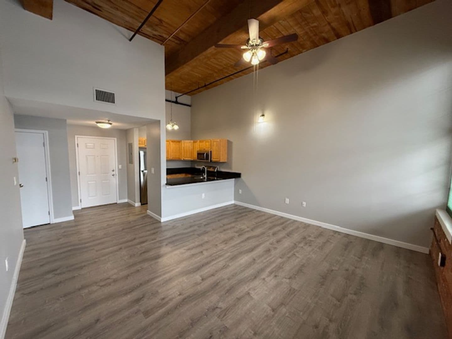 Beacon Falls Apartment: 2 North Main St
