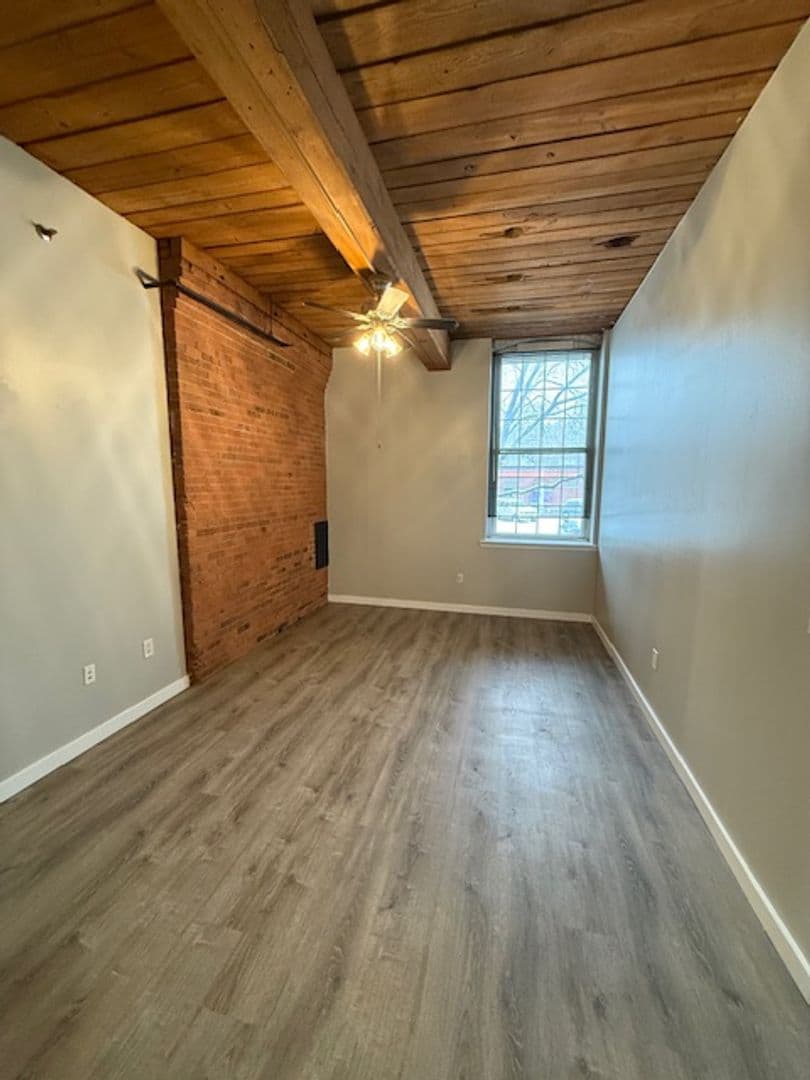 Beacon Falls Apartment: 2 North Main St