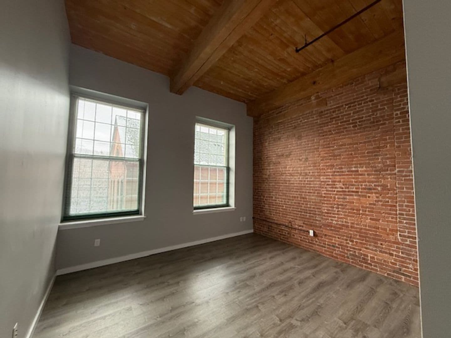 Beacon Falls Apartment: 2 North Main St
