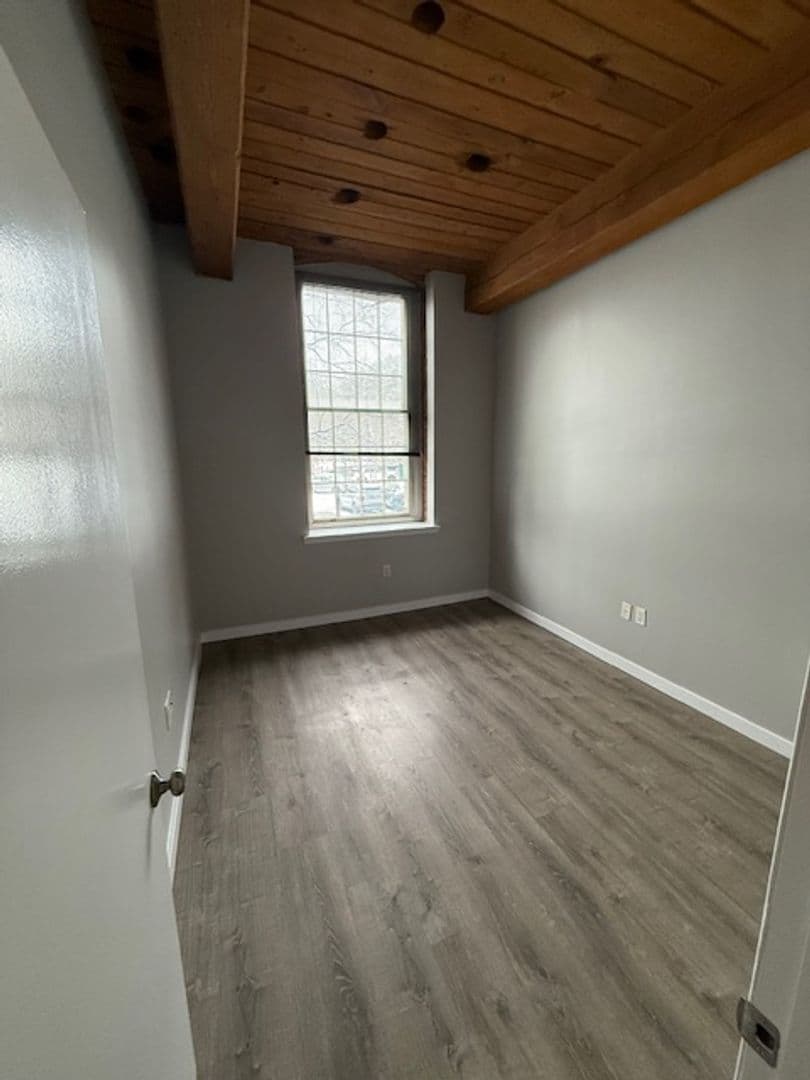Beacon Falls Apartment: 2 North Main St