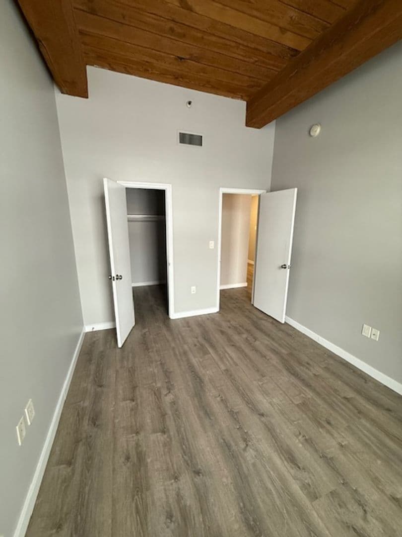 Beacon Falls Apartment: 2 North Main St