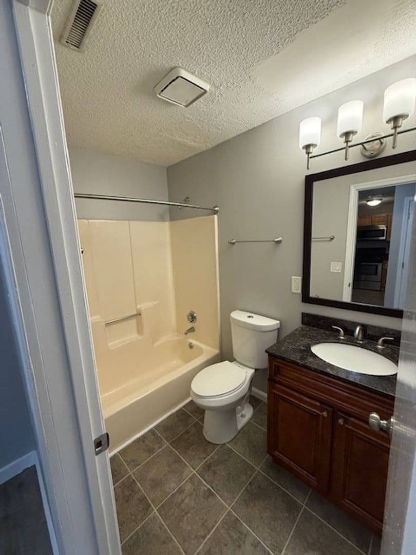 Beacon Falls Apartment: 2 North Main St