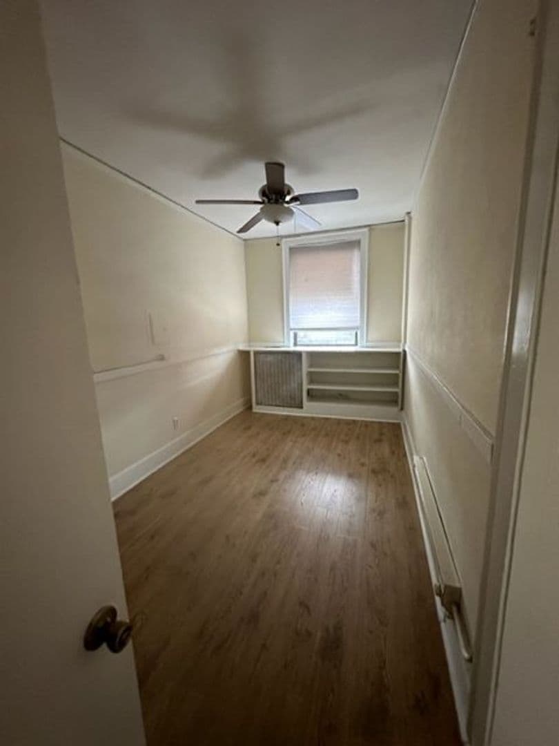 LaGrange Apartment: 7-15.5 S. LaGrange Road