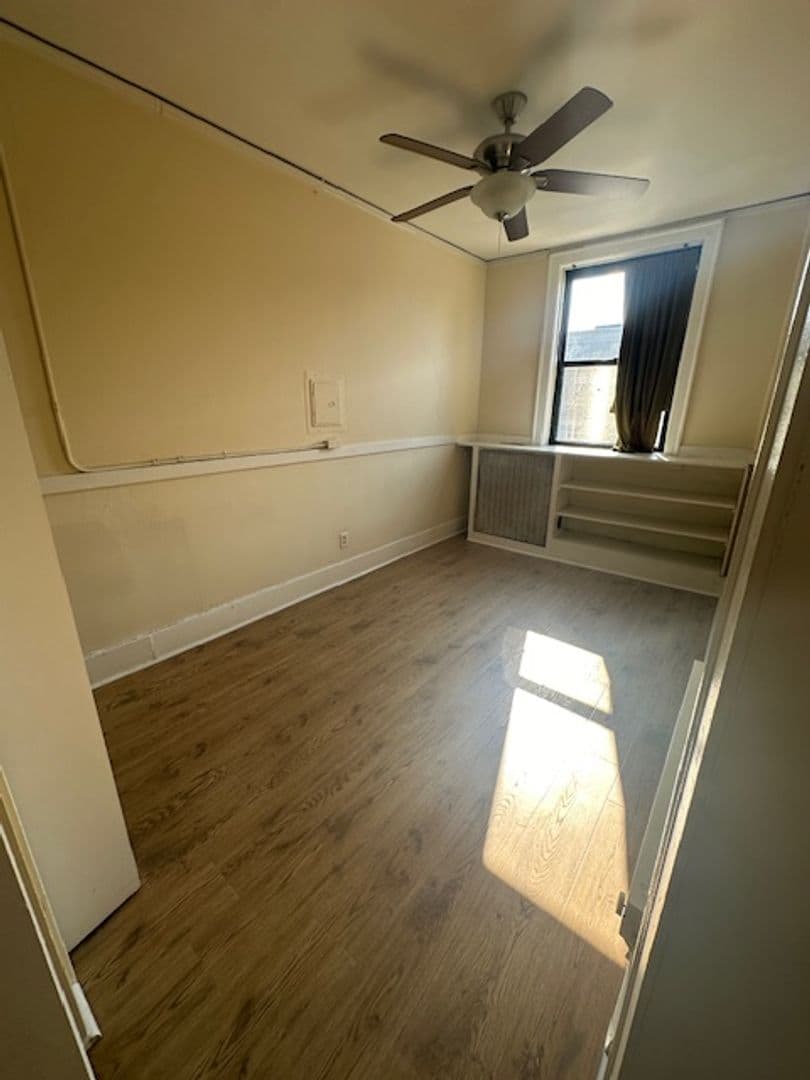 LaGrange Apartment: 7-15.5 S. LaGrange Road