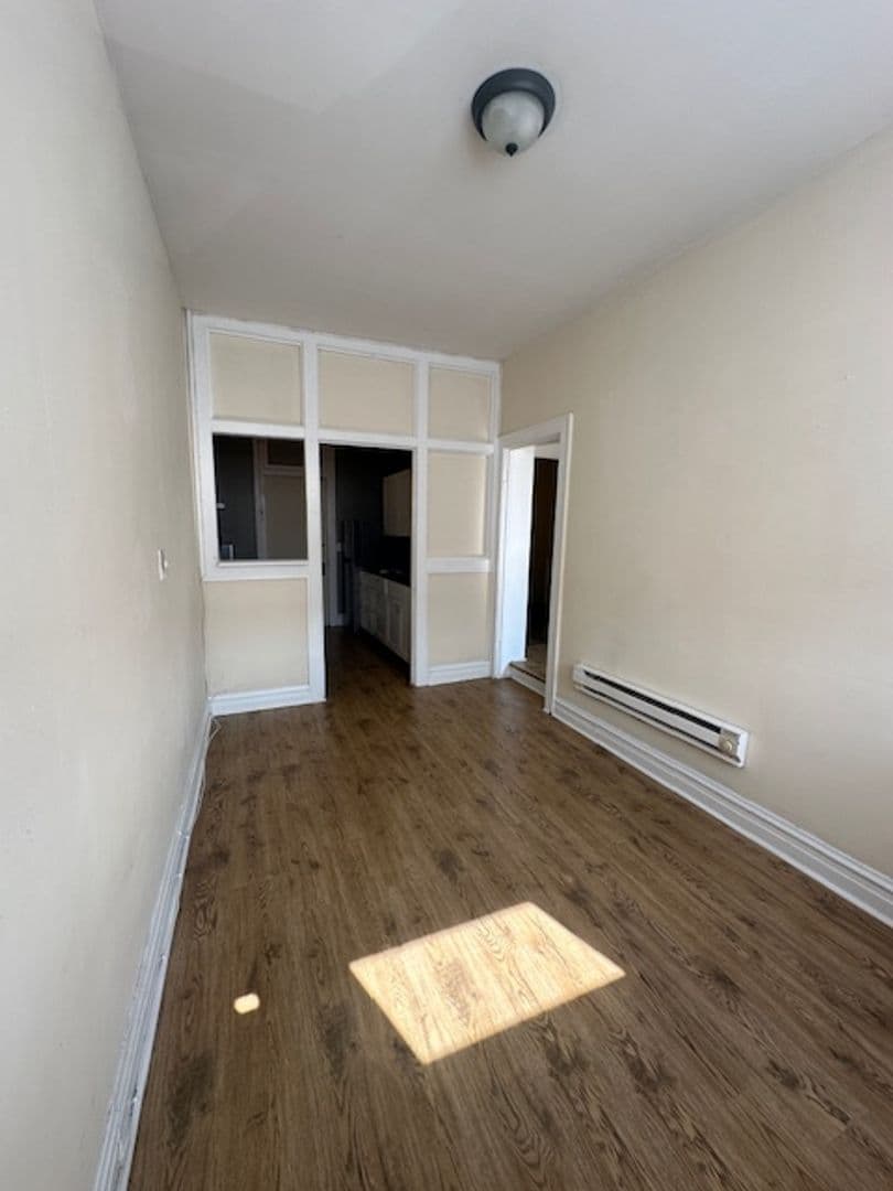 LaGrange Apartment: 7-15.5 S. LaGrange Road