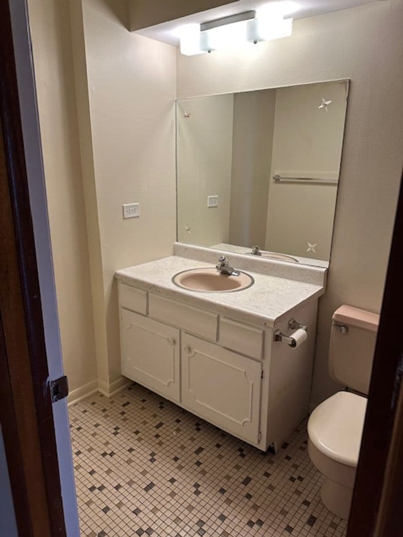 Brookfield Apartment: 4509 Forest Avenue
