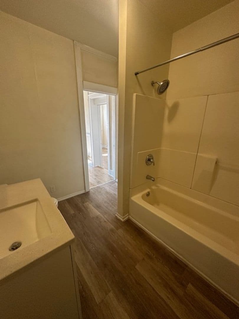 LaGrange Apartment: 7-15.5 S. LaGrange Road