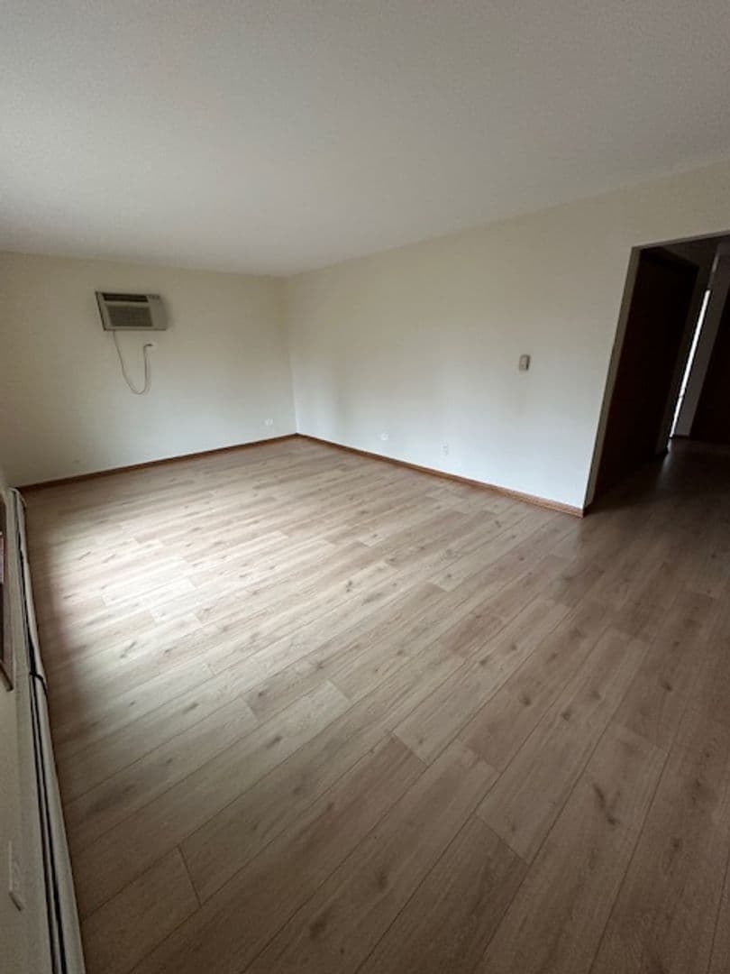 Brookfield Apartment: 4509 Forest Avenue