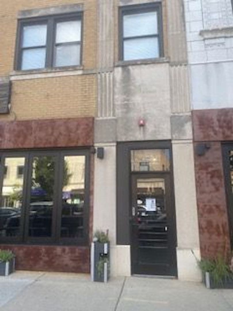 LaGrange Apartment: 7-15.5 S. LaGrange Road