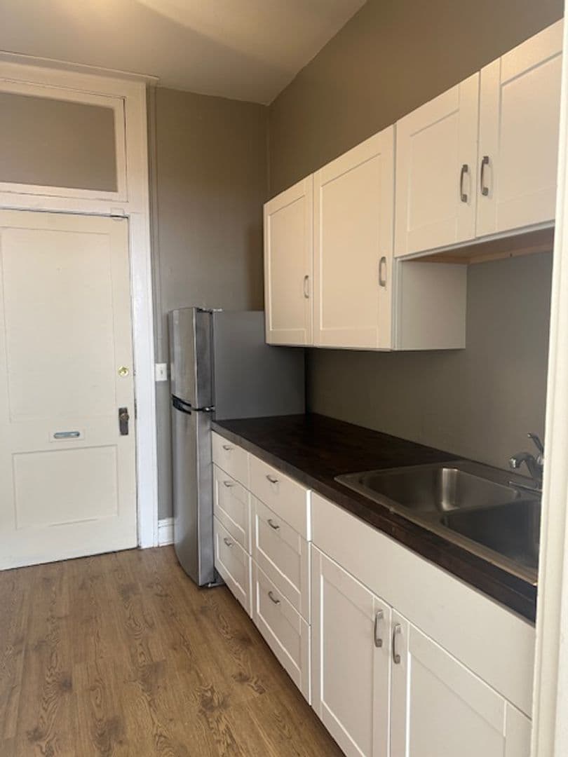 LaGrange Apartment: 7-15.5 S. LaGrange Road