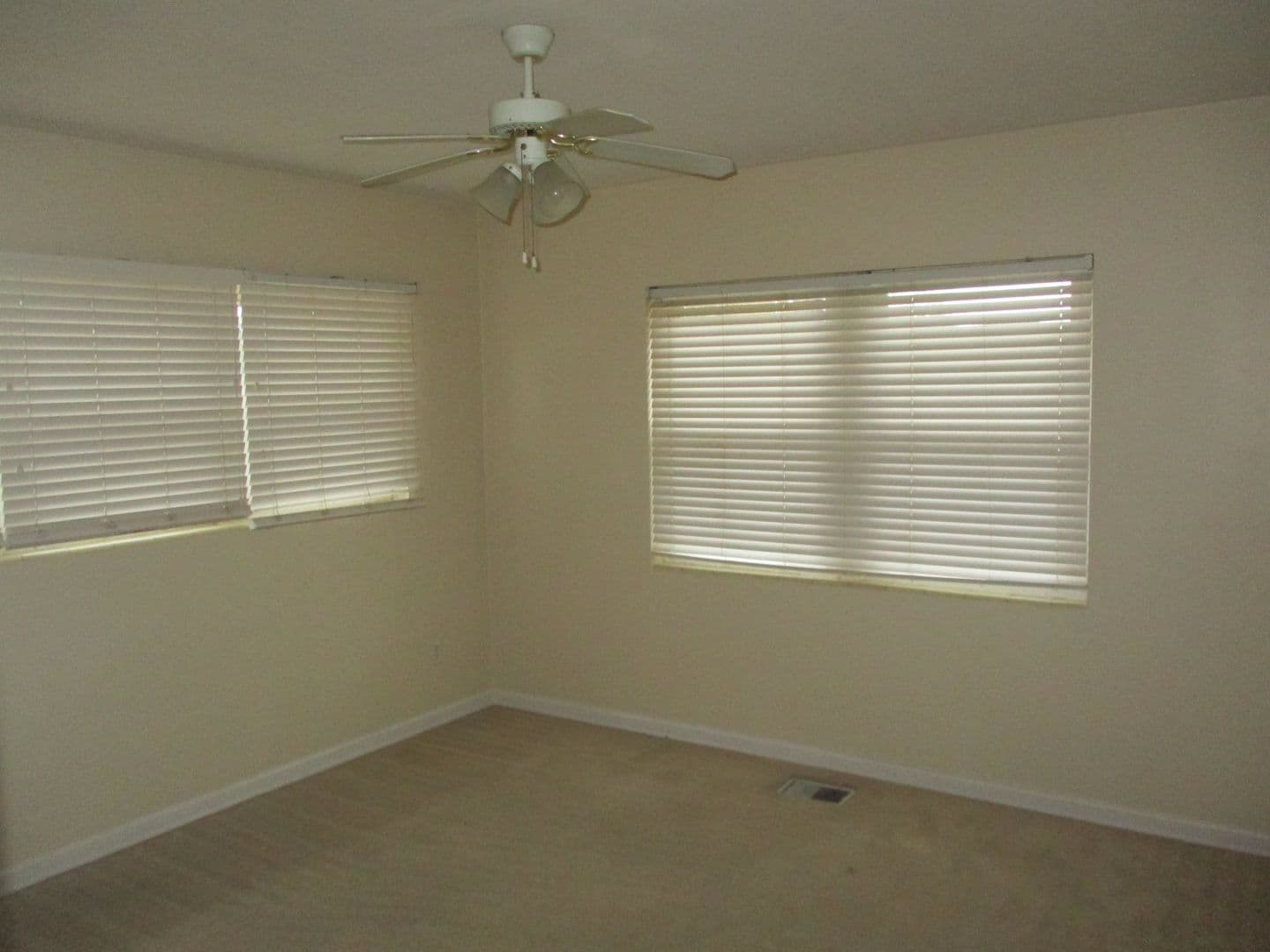 Albany House: 1020 Edgewater Dr.