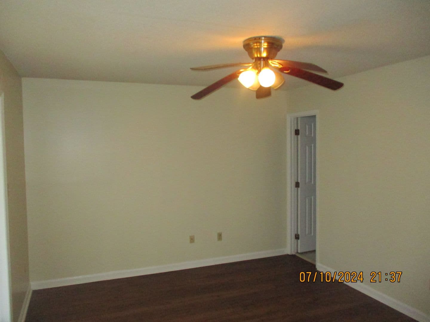 Albany House: 2110 Lennox St. #19