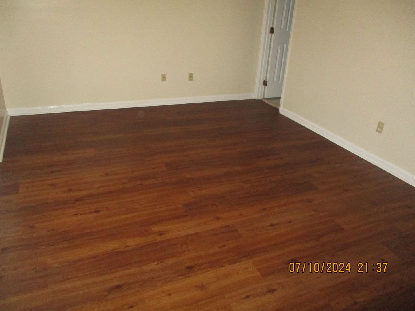 Albany House: 2110 Lennox St. #19