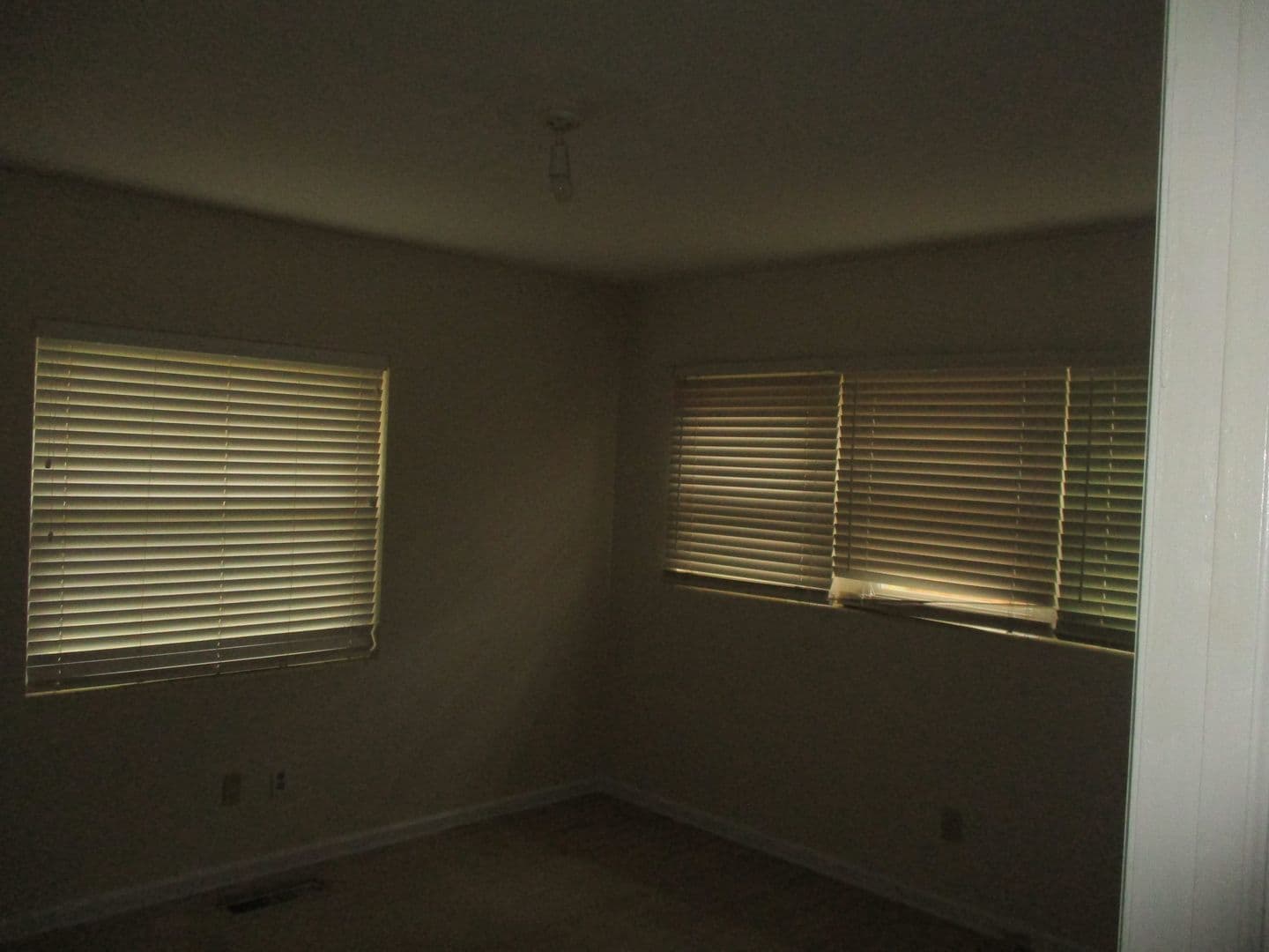 Albany House: 1020 Edgewater Dr.