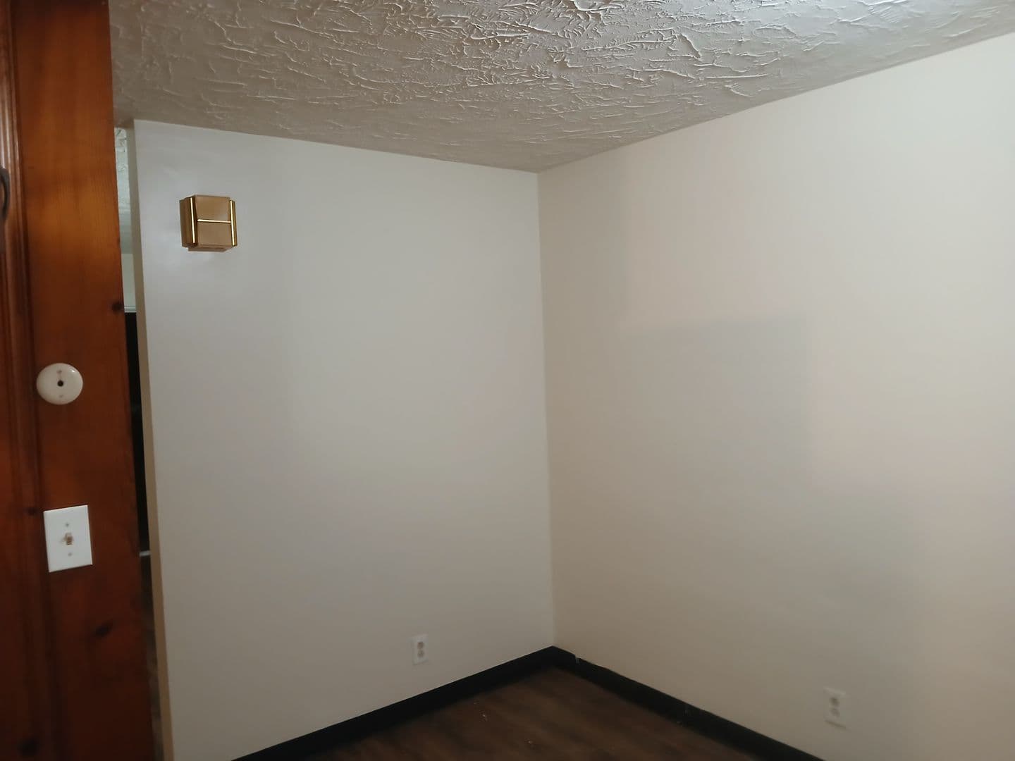 Albany House: 1510 #1 N. Davis St.