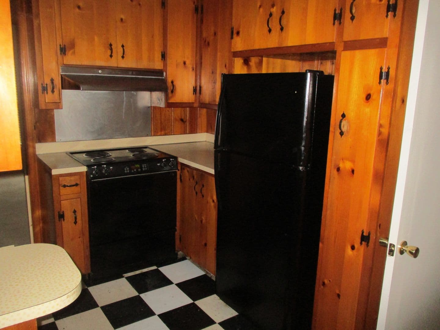 Albany House: 1020 Edgewater Dr.