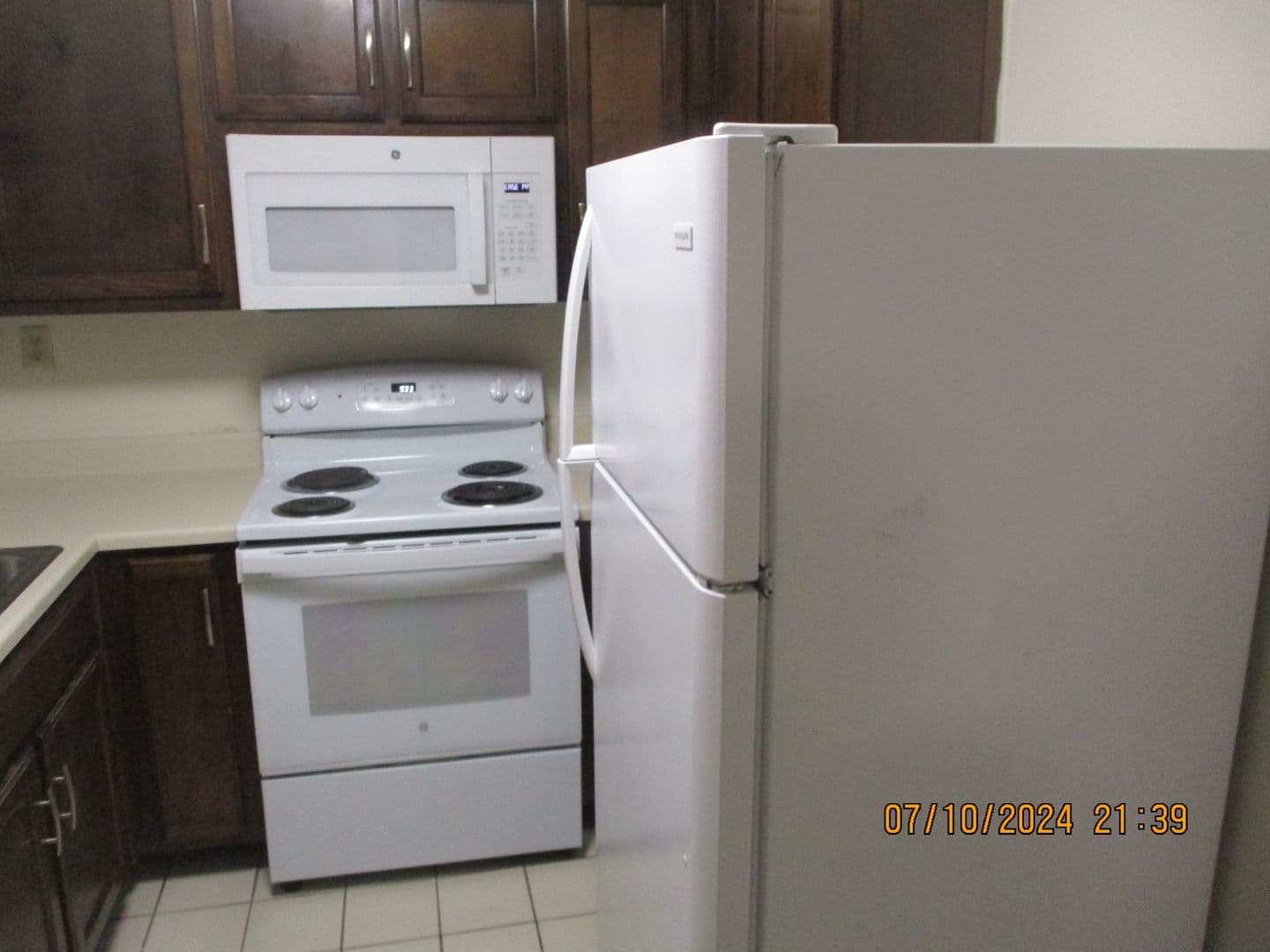 Albany House: 2110 Lennox St. #19