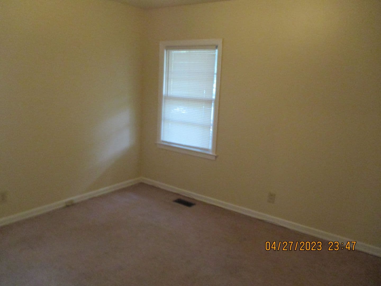 Albany House: 603-A S. Valencia