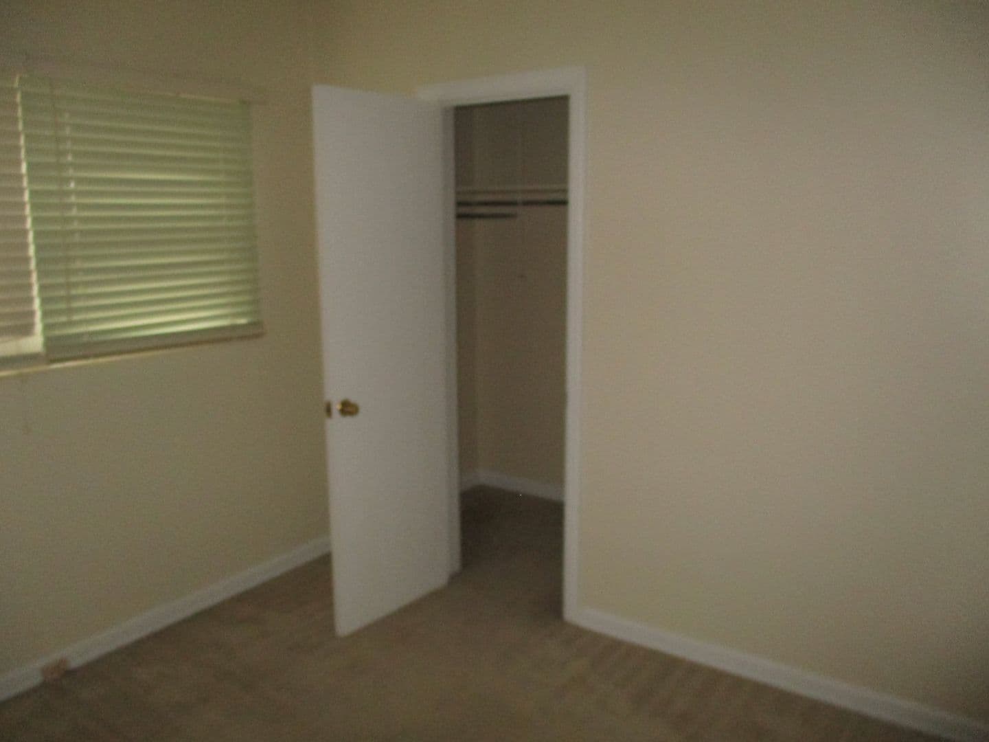 Albany House: 1020 Edgewater Dr.
