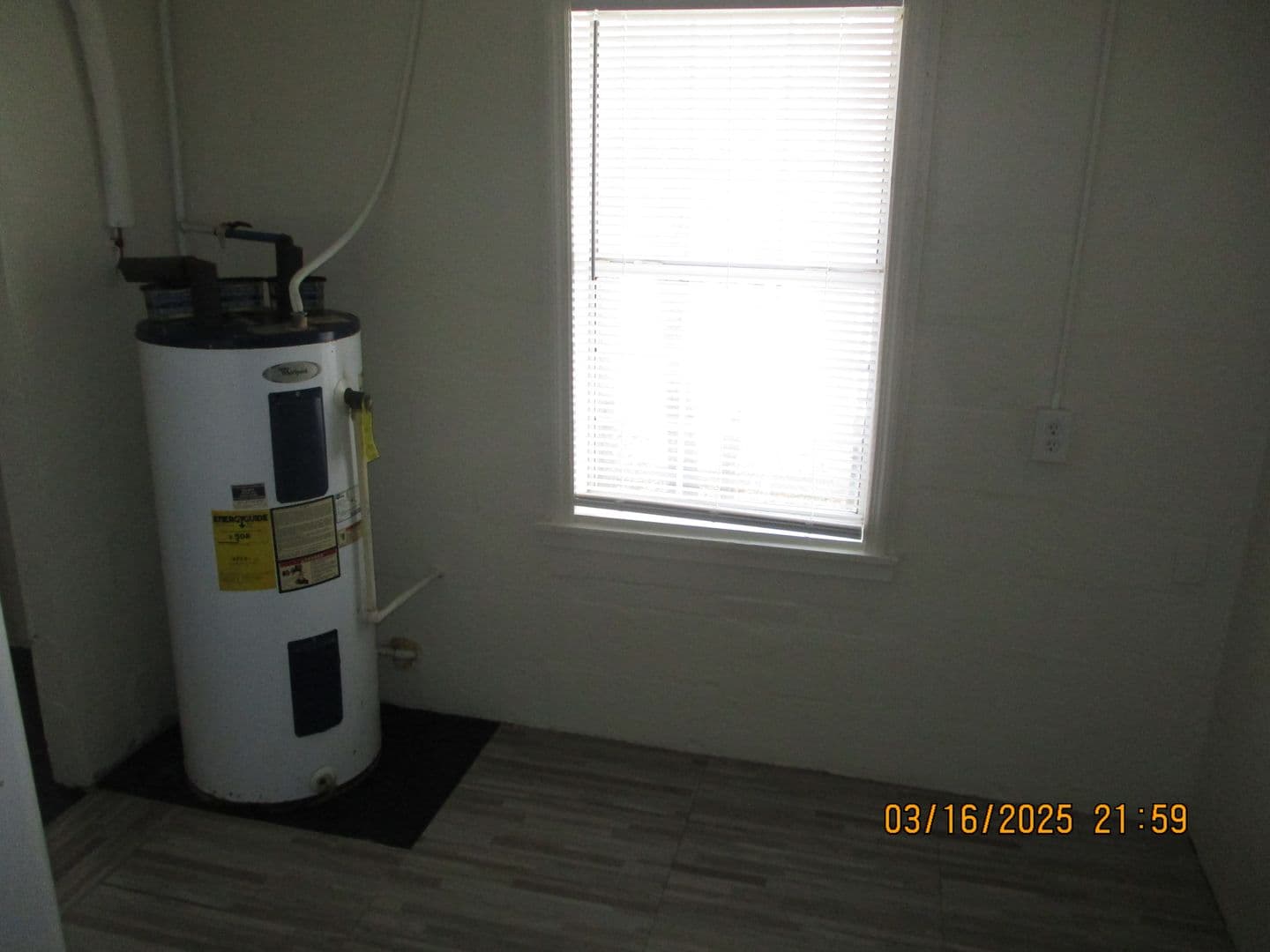 Albany House: 520-B Jefferies