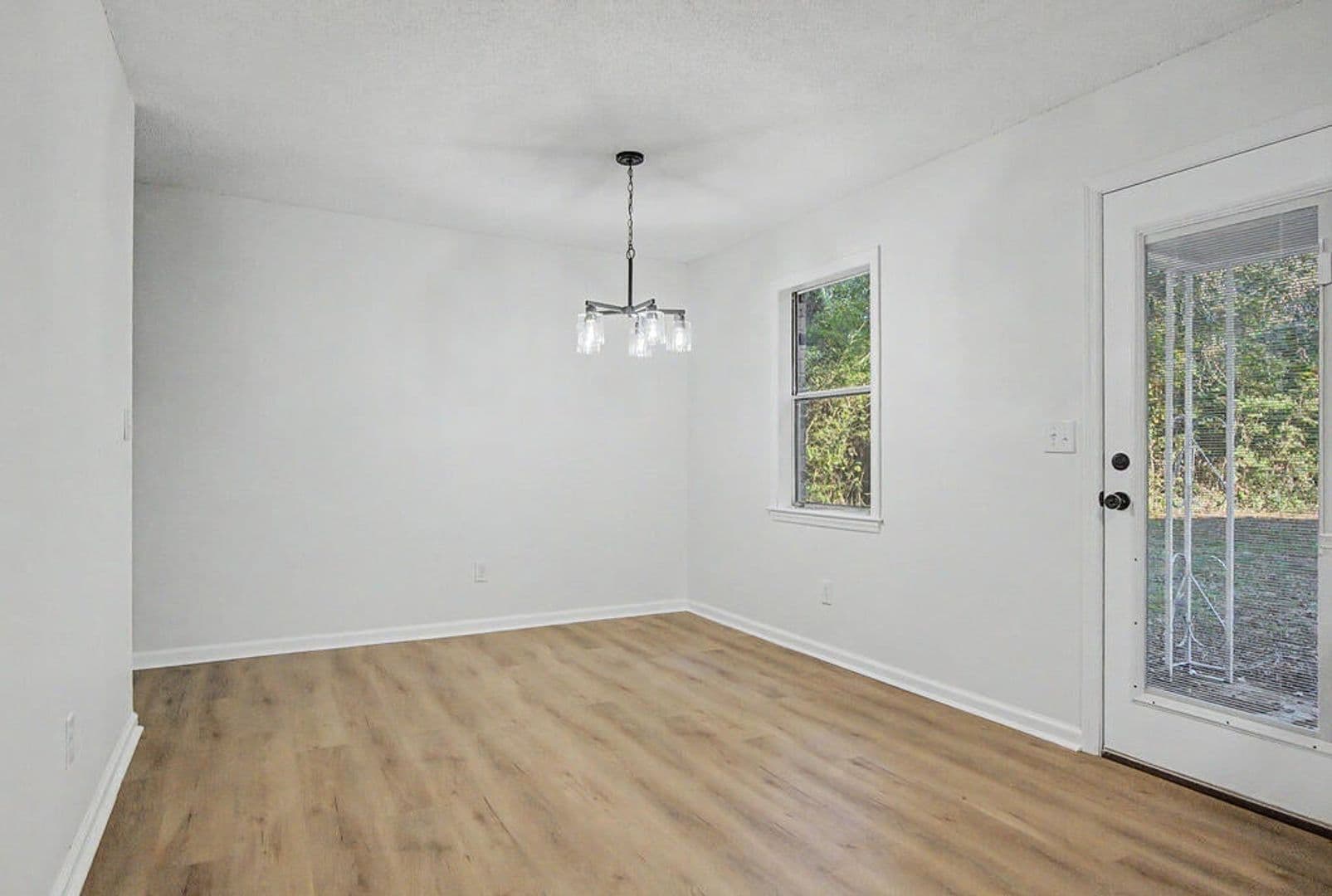 Albany House: 3718 Plumcrest Avenue