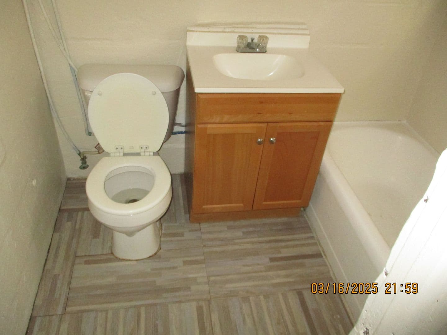 Albany House: 520-B Jefferies