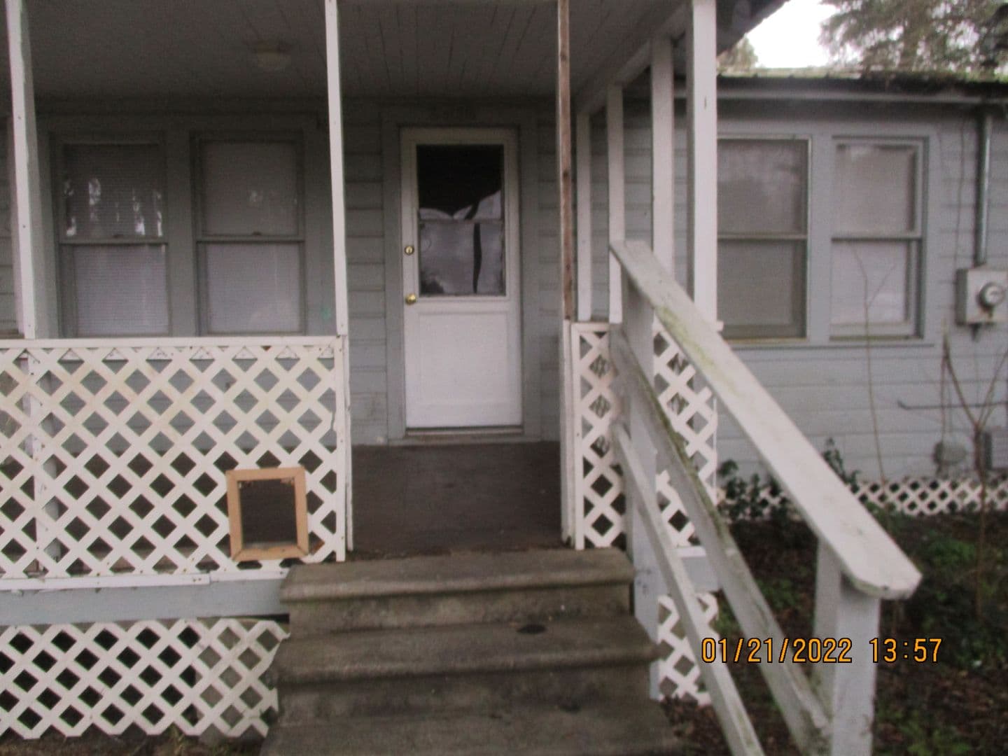 Albany House: 2415 Rosebrier Ave.