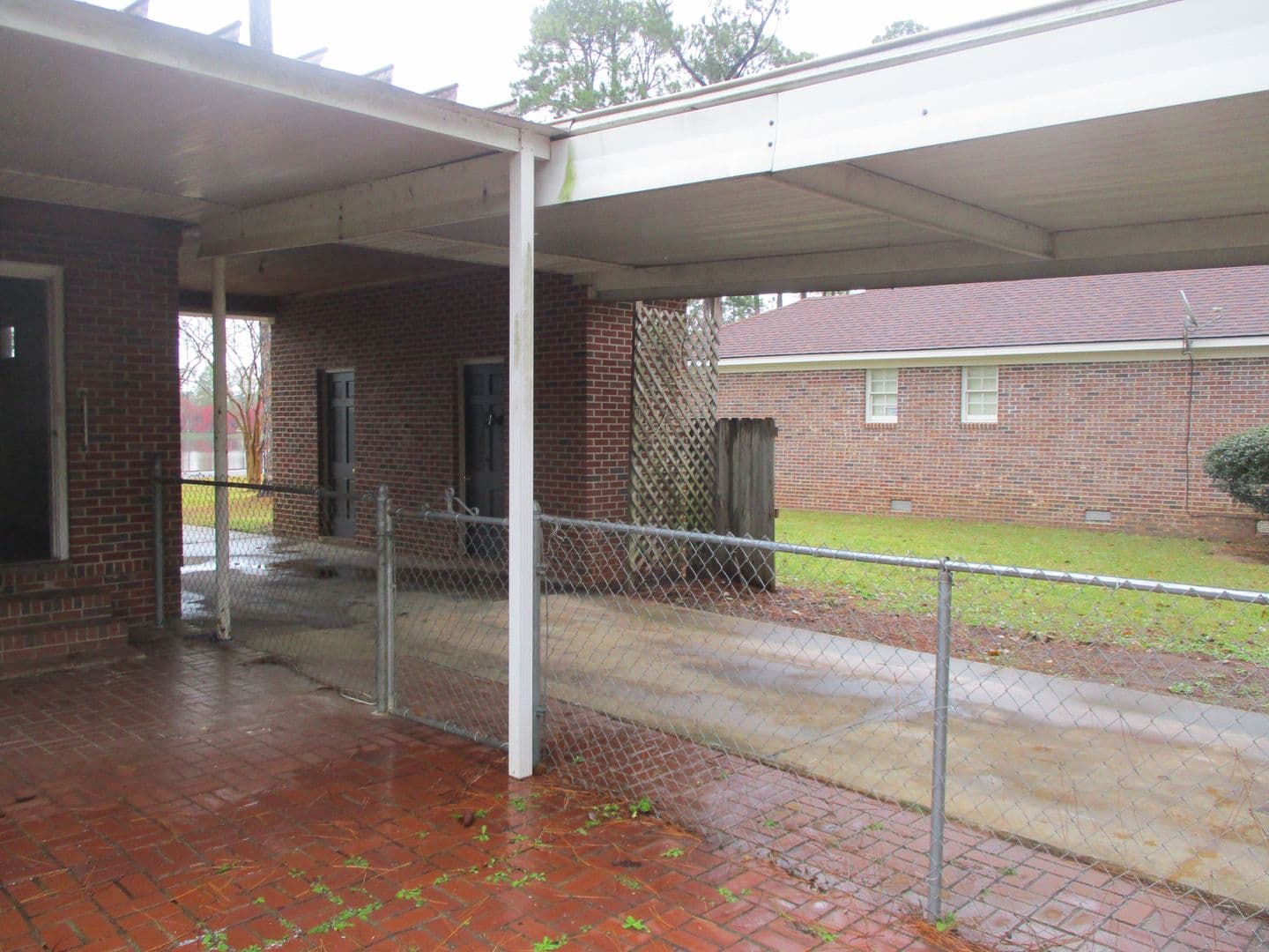 Albany House: 1020 Edgewater Dr.