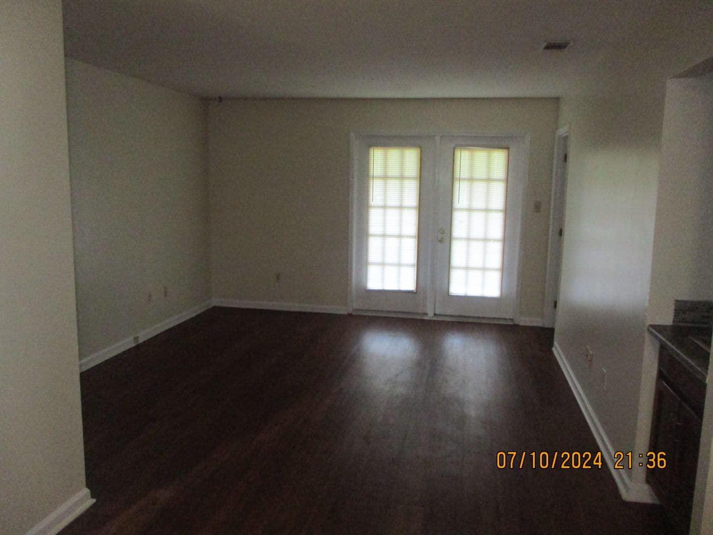 Albany House: 2110 Lennox St. #19