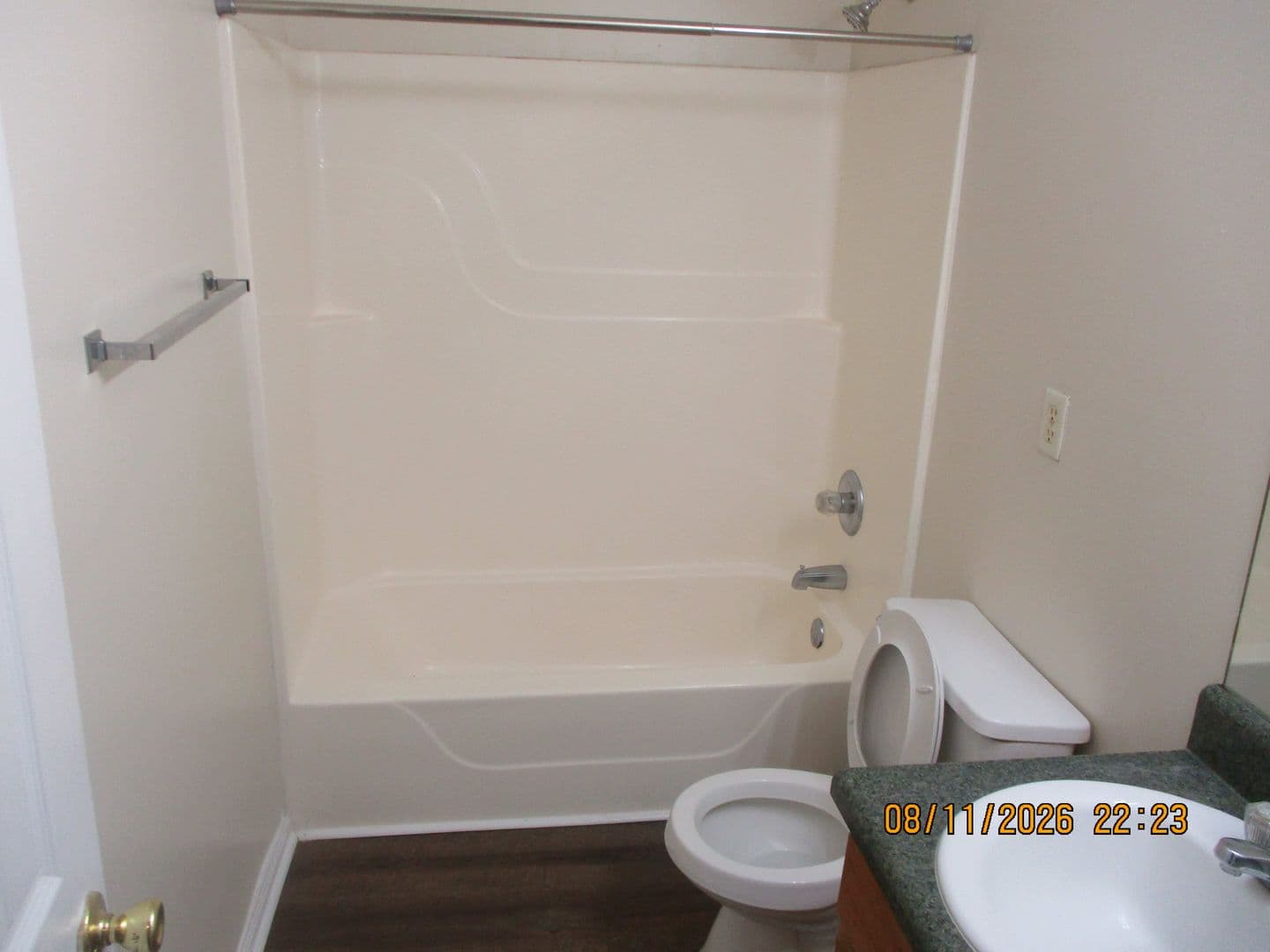 Albany House: 2205 Beachview Dr.