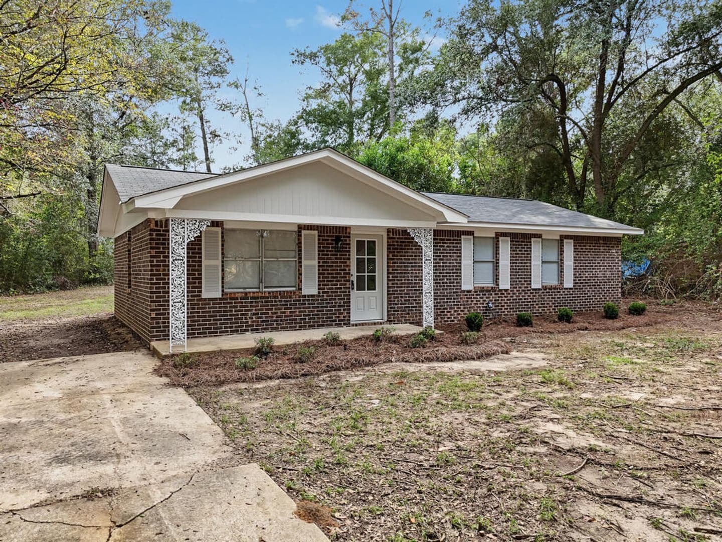 Albany House: 3718 Plumcrest Avenue