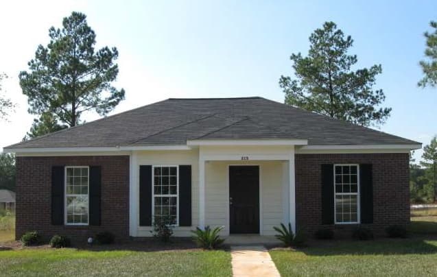 Albany House: 215 Glade Ln.