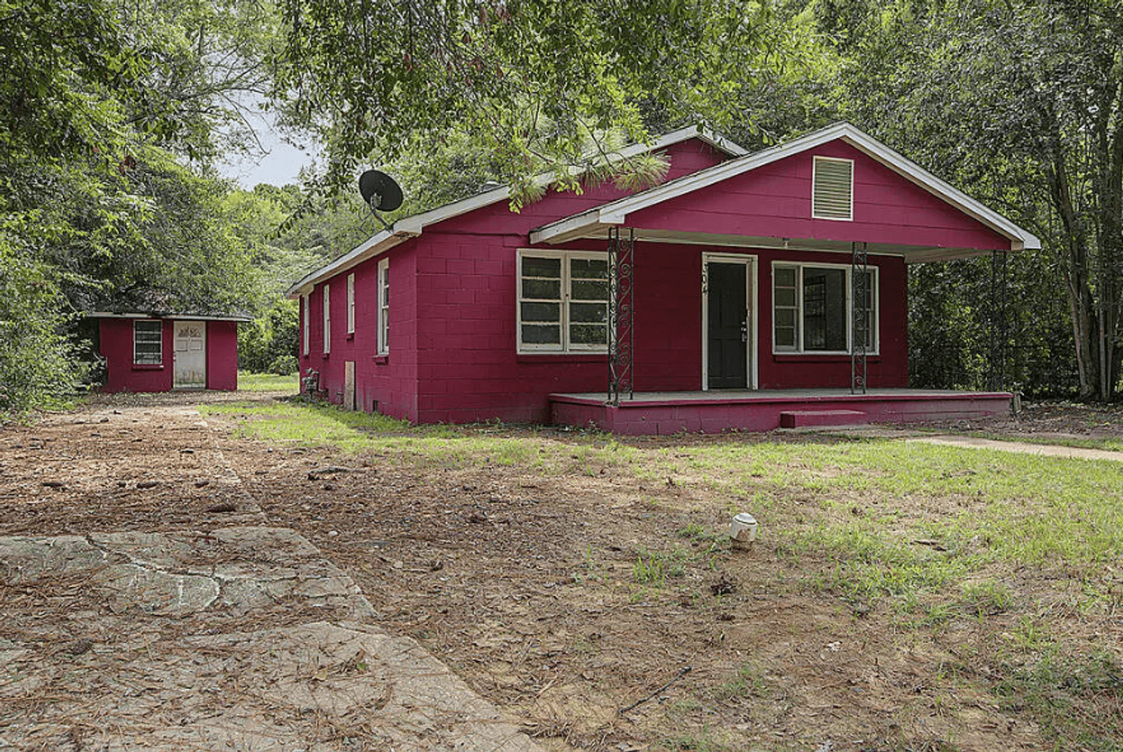 Albany House: 304 Wells Ave