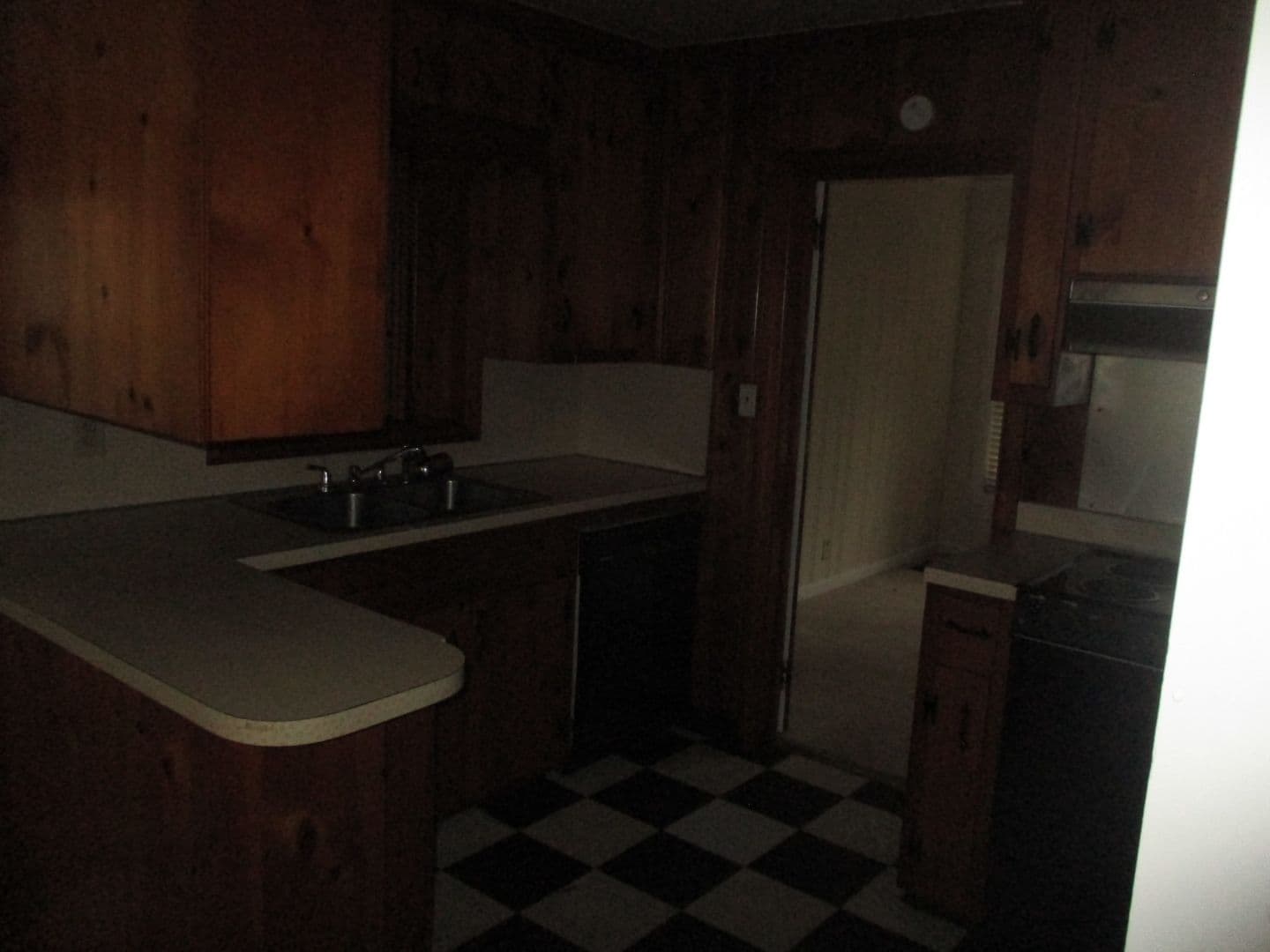 Albany House: 1020 Edgewater Dr.