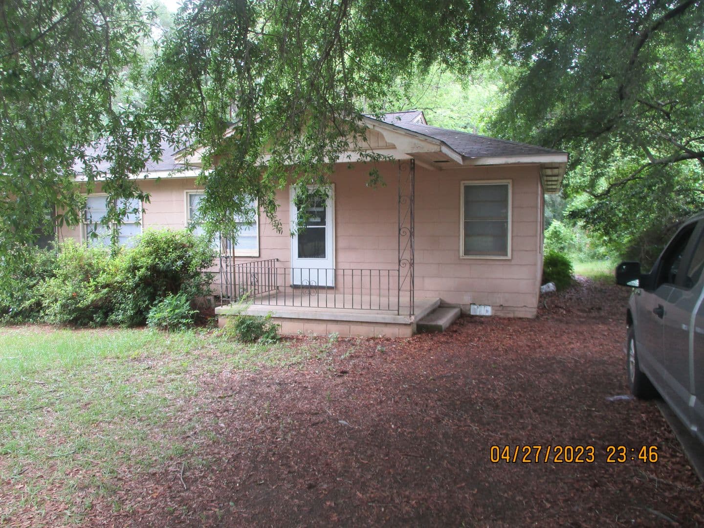 Albany House: 603-A S. Valencia